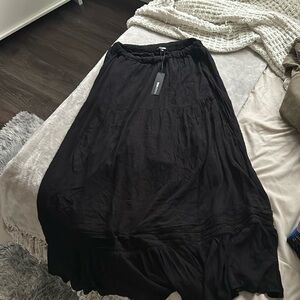 black fashion nova flowy skirt